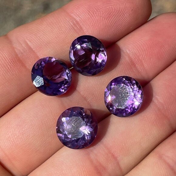 25.6 ct Parcel - Brazilian Amethyst - 12mm Round - Picture 2 of 3